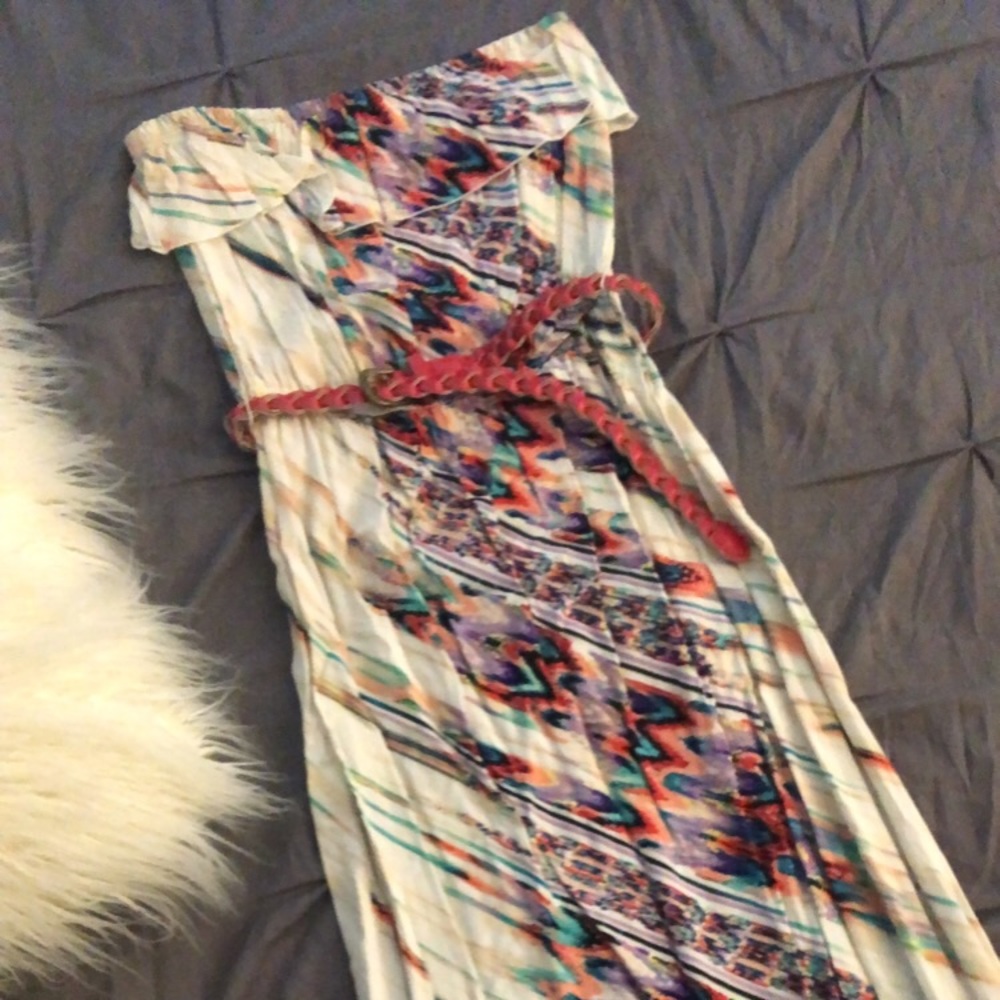 Size small colorful maxi dress with red belt